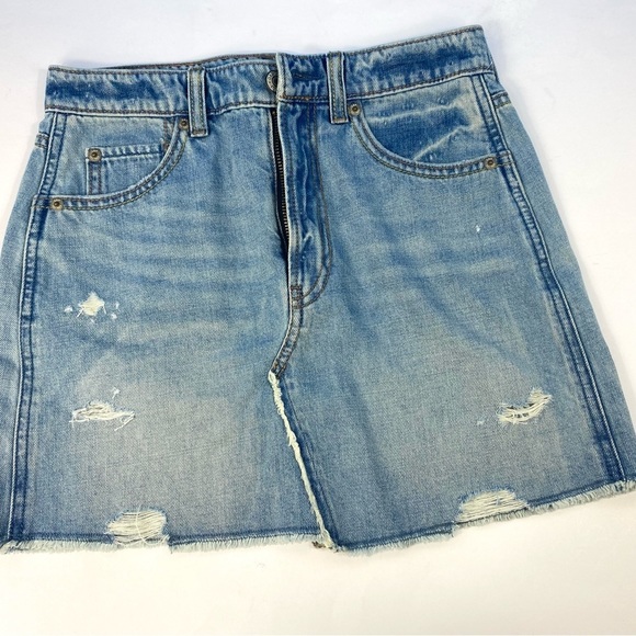 GAP Denim Girl’s High Rise Light Wash Destructed Denim Jean Skirt size 12 - Picture 1 of 11